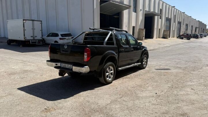 NISSAN NAVARA D40